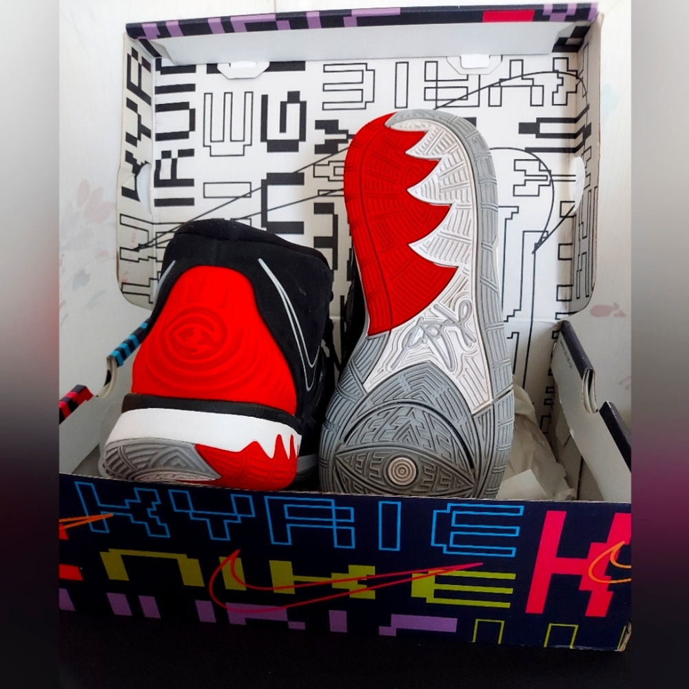 Nike Kyrie 6 GS BRED Youth Size 7. Black/Red/White. - Picture 5 of 8